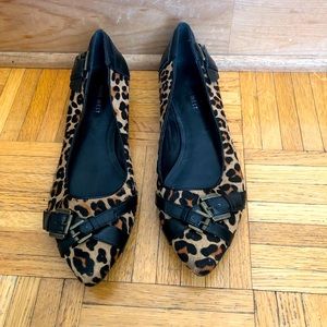 Nine West animal print size 8 flats. Never worn.